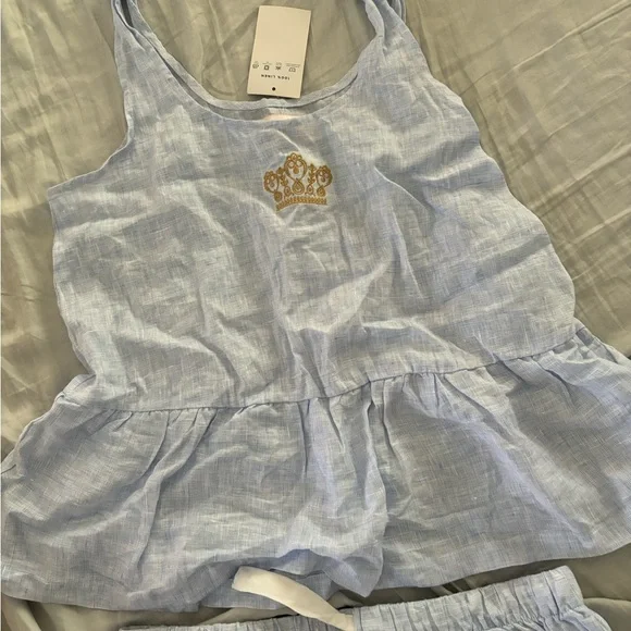 Sant and Abel 100% Linen Blue Tank With Golden Embroidered Crown & Shorts - Picture 2 of 7